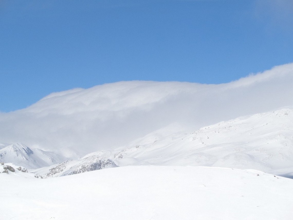 Nuvole come montagne di neve
