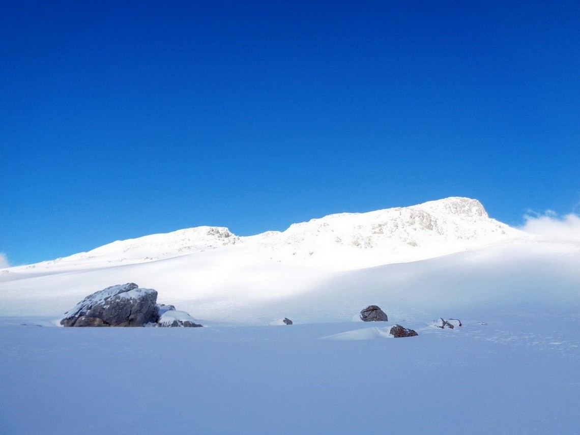 Saliremo sulla Cima in alto a destra !!!