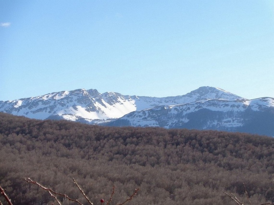 Le prime ombre sulla valle sotto al Morrone