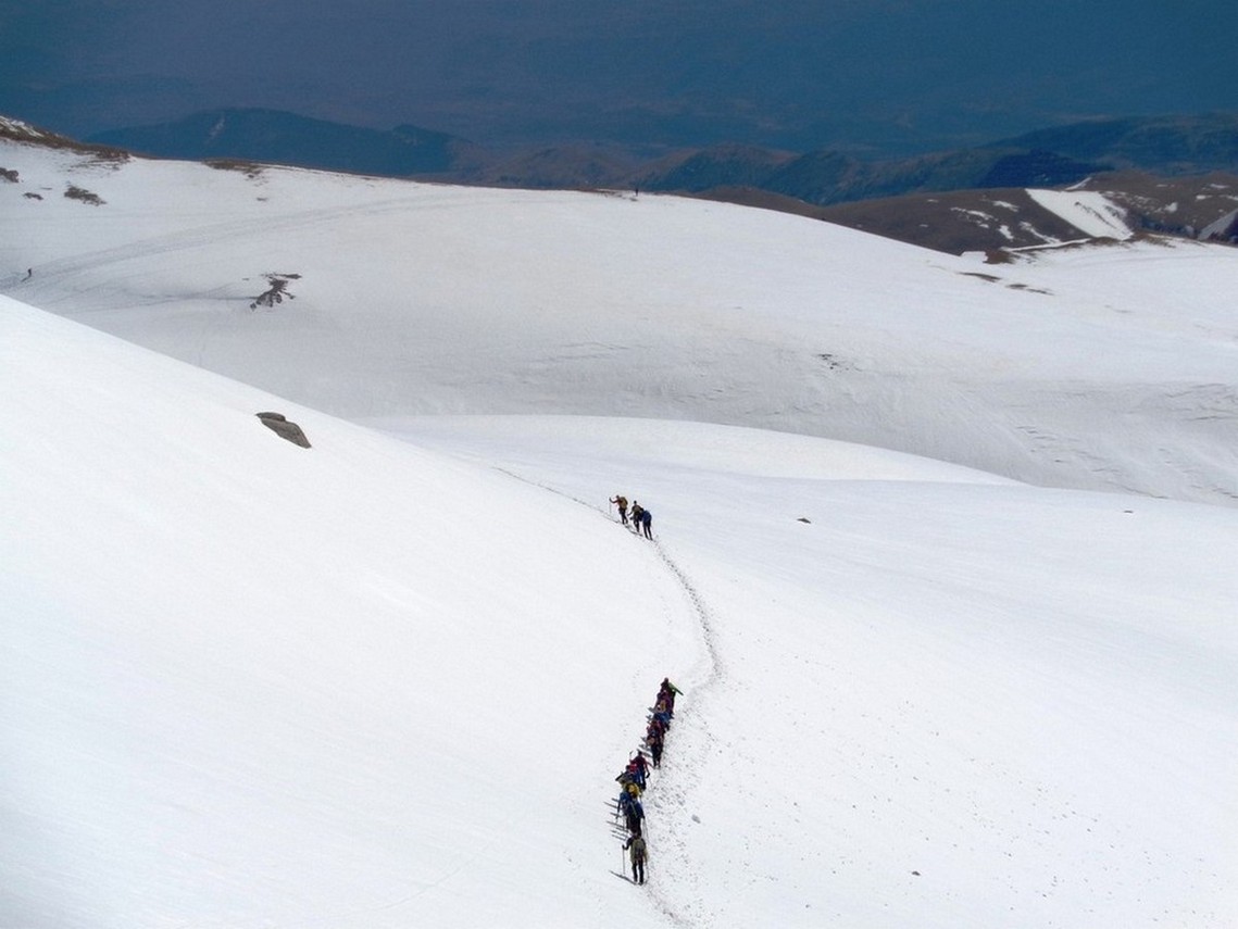 Il serpentone si riavvolge