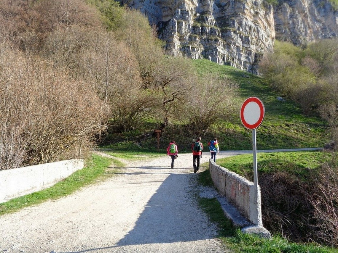 Ponticello attacco sentiero