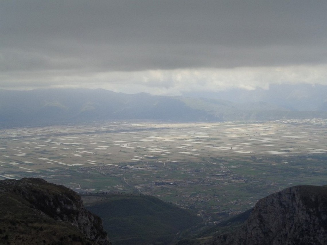 Schiacciati dalle nuvole