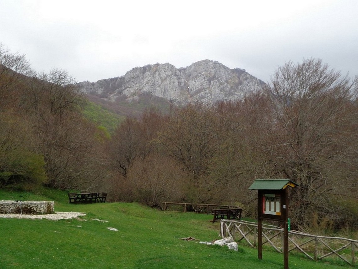 Noi prima siamo saliti la sopra