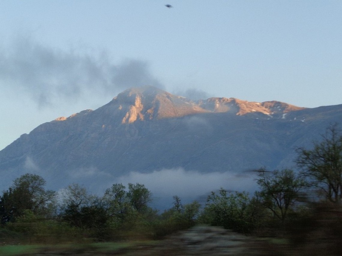Il Monte Velino al volo dall'auto