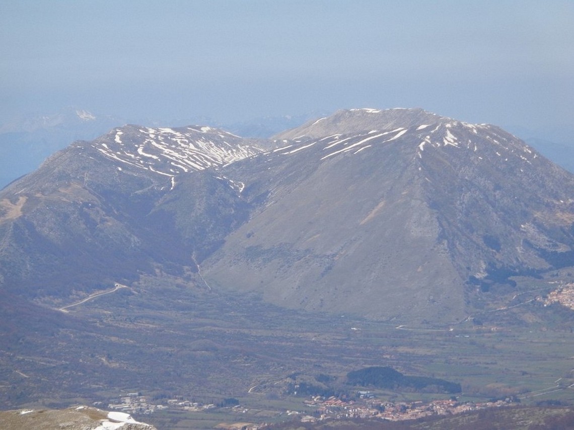 Monte Ocre e Cagno sulla destra