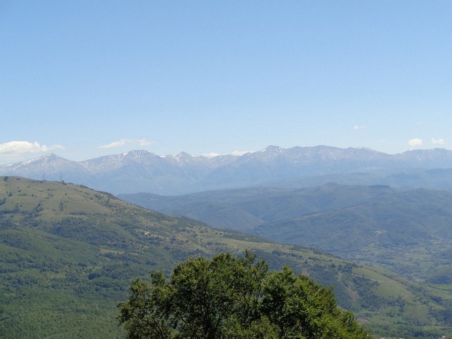 I Monti della Laga sullo sfondo