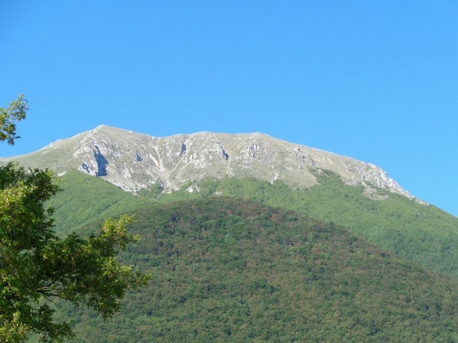 La punta a sinistra è la Cima del Monte di Cambio