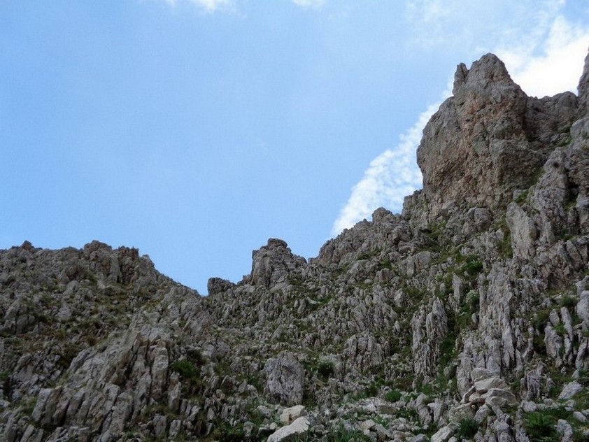 Si arrampica un pochino passaggi di 1° grado