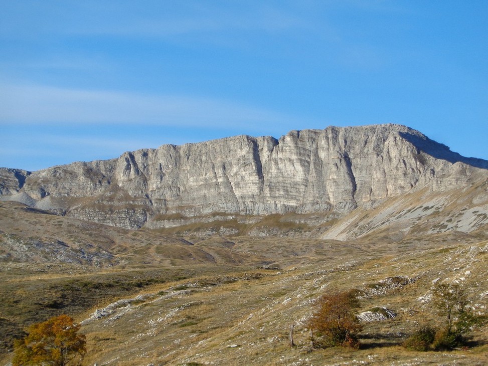 La dolomitica parete del Costone