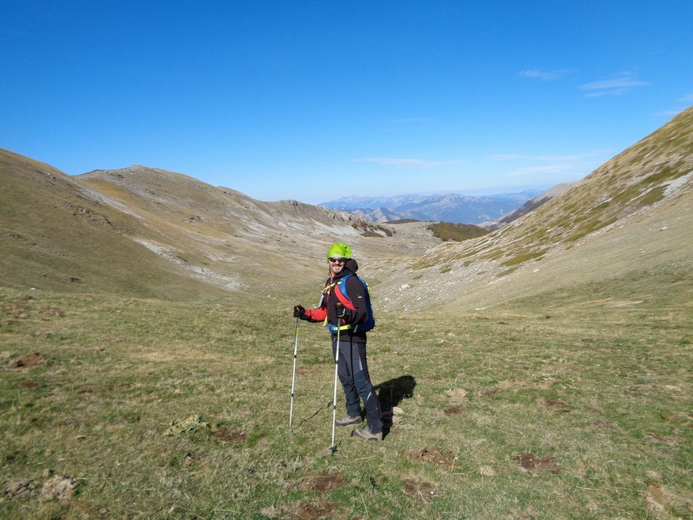 Gianluca con alle spalle la Valle del Morretano