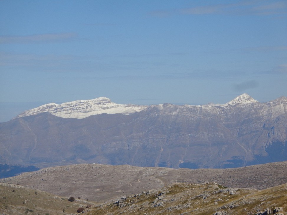 Il Monte Corvo e l'Intermesoli innevati