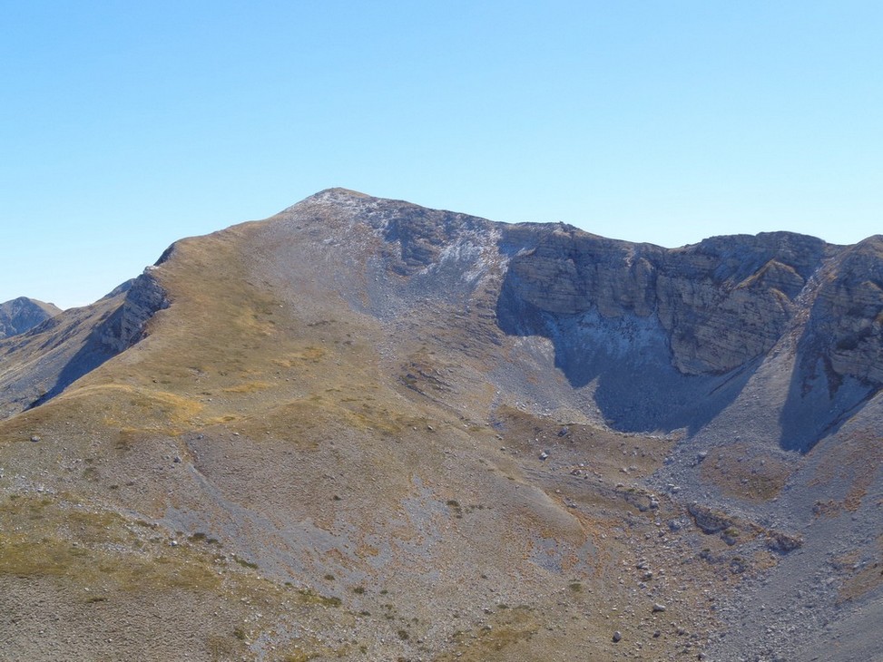 La punta a sinistra è il Costone 2271m