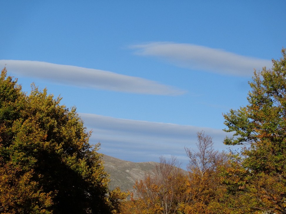 Nubi lenticolari e autunno