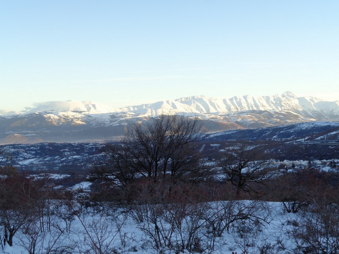 Il Sole illumina la Catena del Gran Sasso