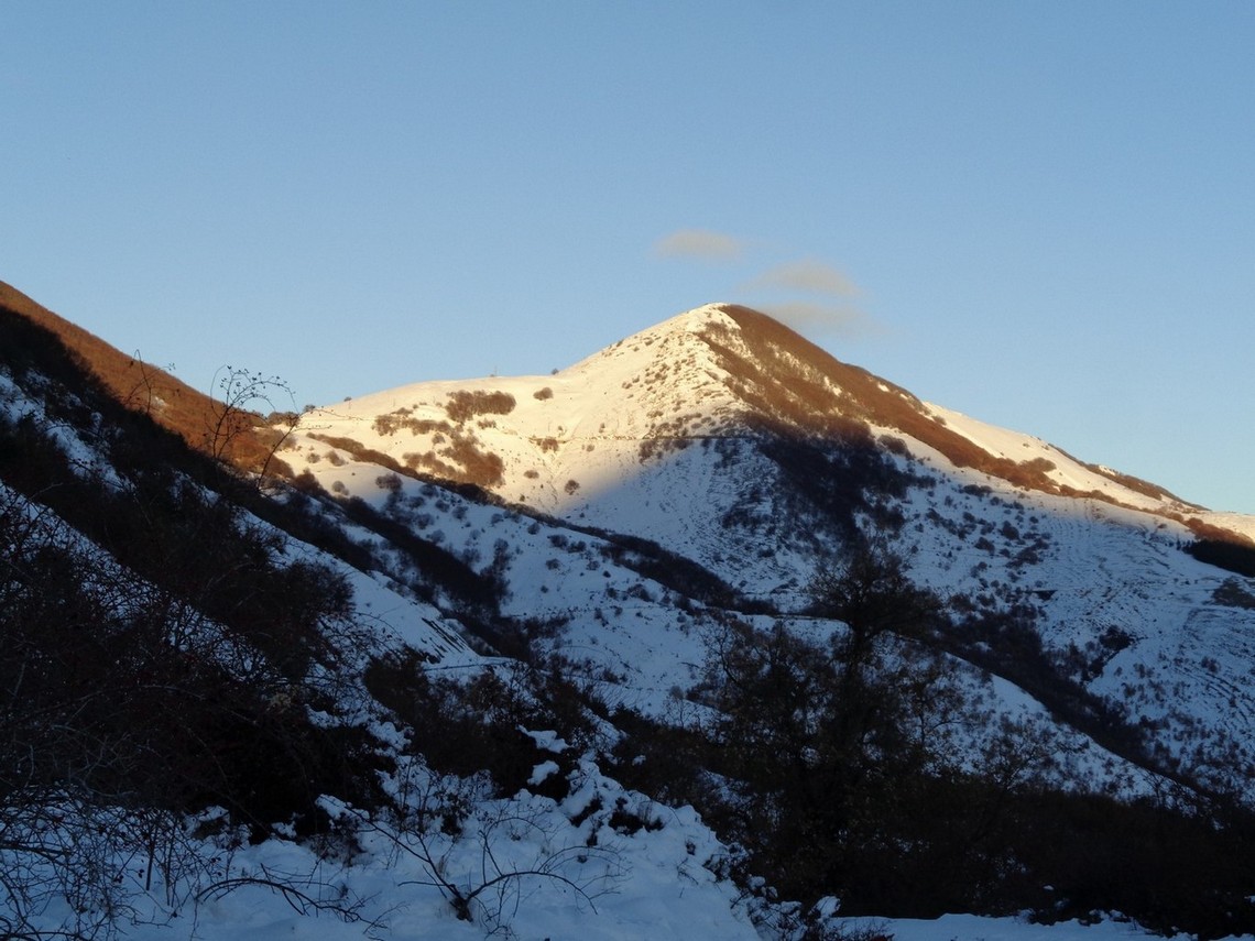 Una delle montagne che salirò oggi: quota 1557m
