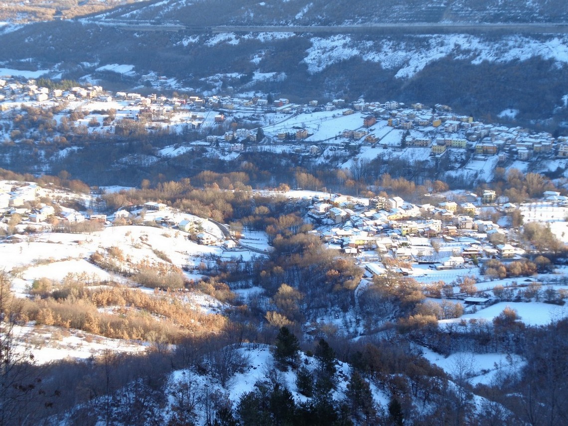 Pianelle innevato dall'alto