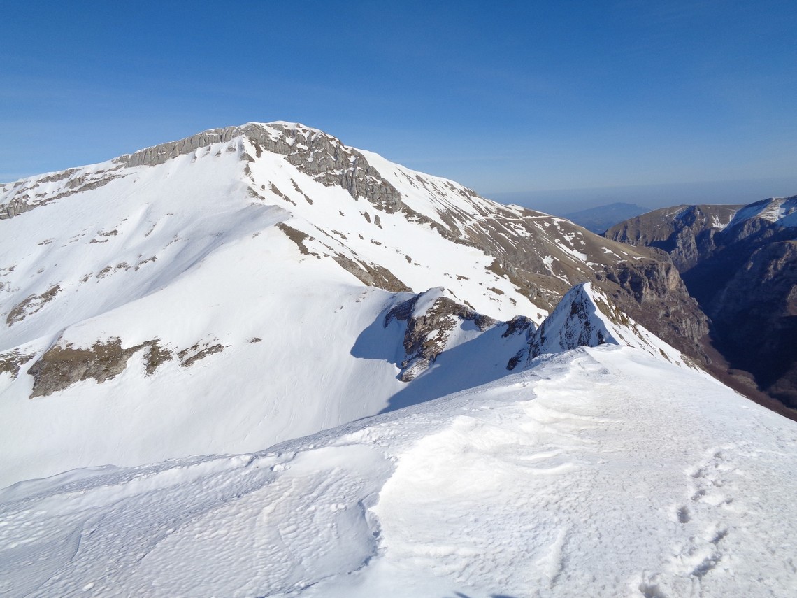 Pizzo Berro 2259m in fondo