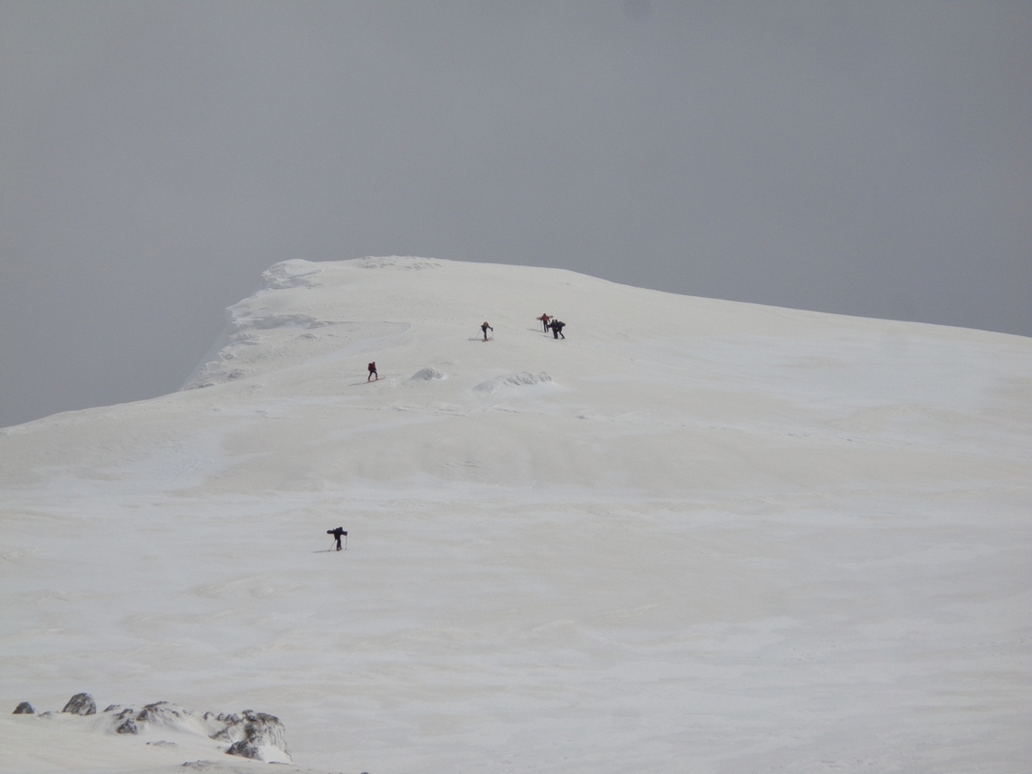 Sci Alpinisti sopra di noi