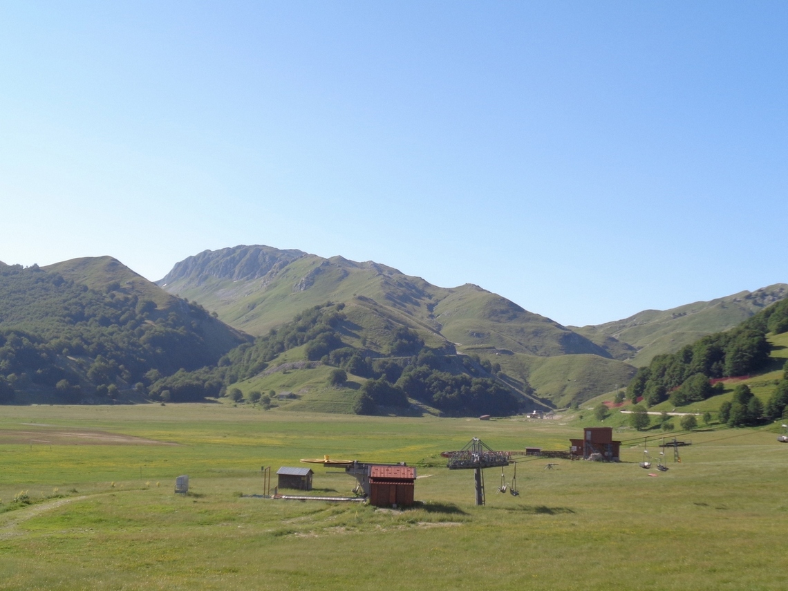 La Gallinola in fondo