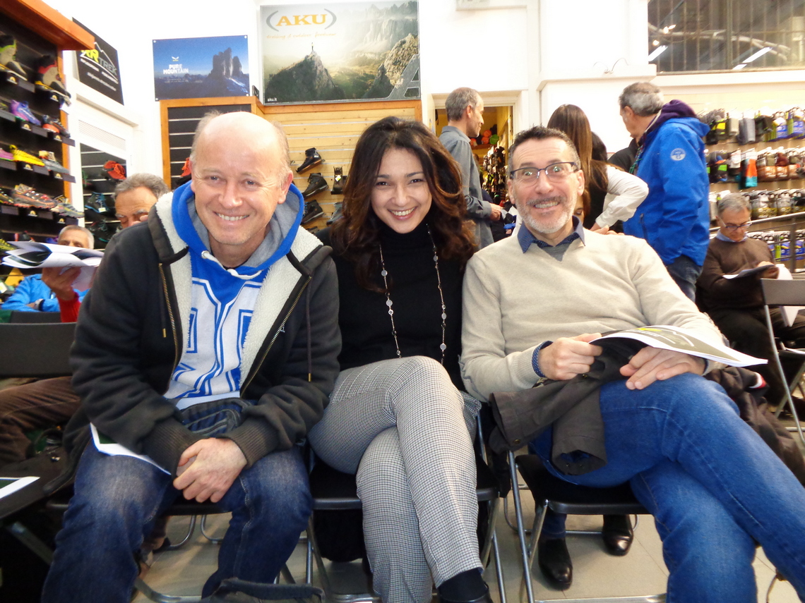 La bellissima Federica fra Mauro Pancaldi e un forte Alpinista