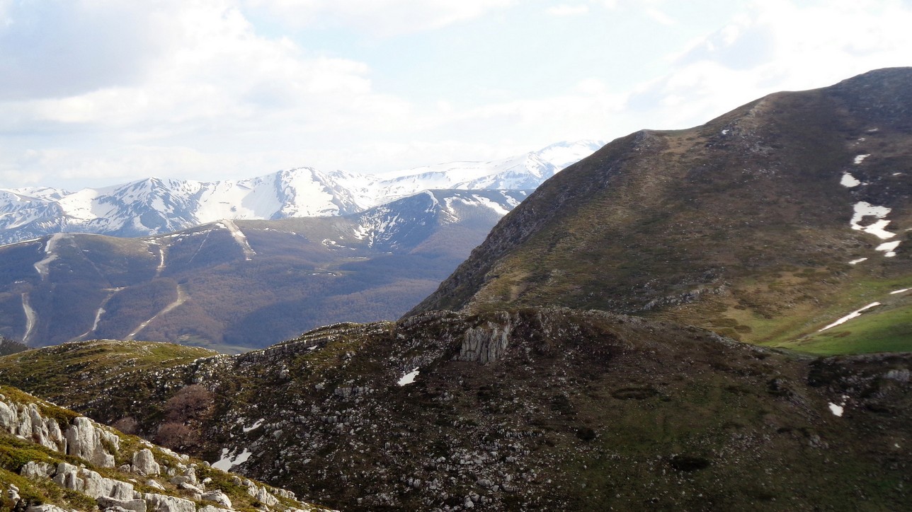 in fondo le cime più alte della Duchessa