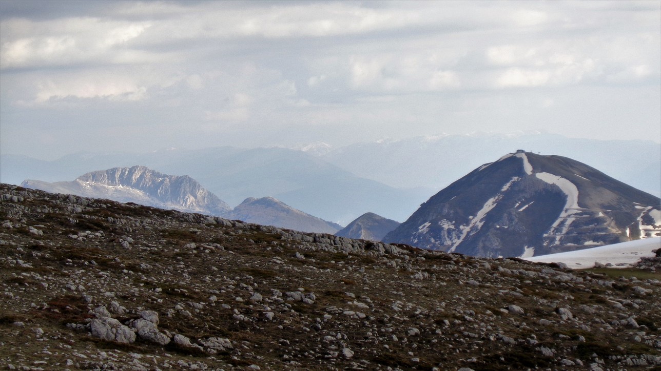in fondo il Monte Tino a sinistra