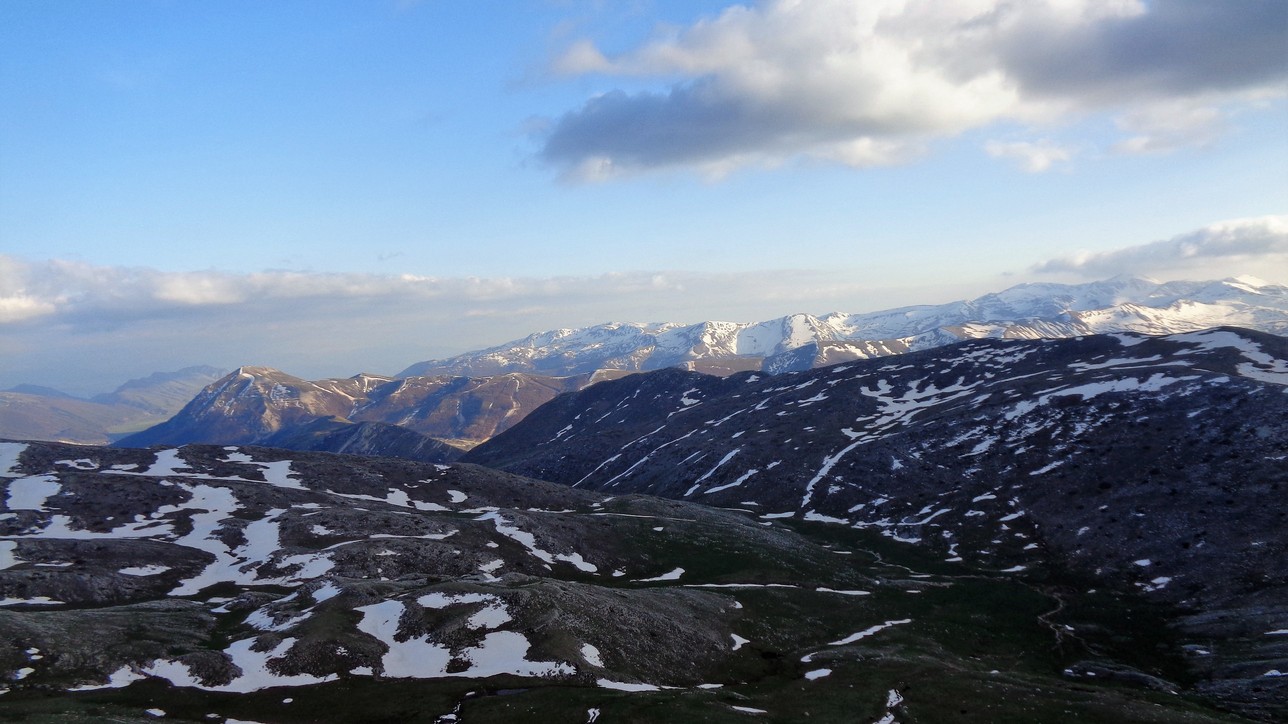 noi vendiamo da li sotto