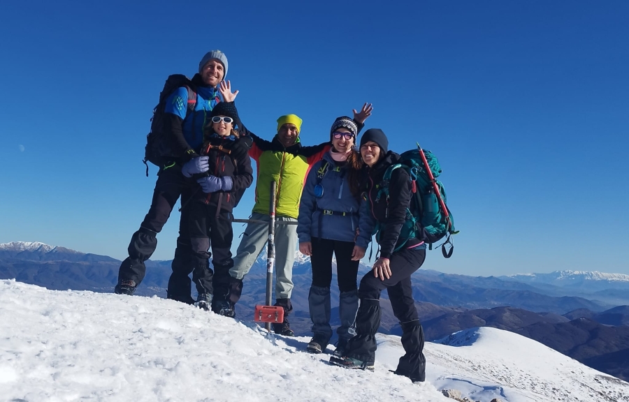 Il bianco anello del Monte di Cambio per il Natale con gli OTTO SCARPONI sui Reatini