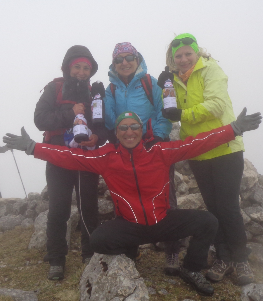 Con le 3 Principesse del CAI: Rossana Ciummo (Cassino)-Simona Prosperi (Sora)- Francesca Sabellico (Alatri) per l'anello del Monte della Strega nel PNALM