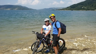 Il meraviglioso Lago di Campotosto in MTB