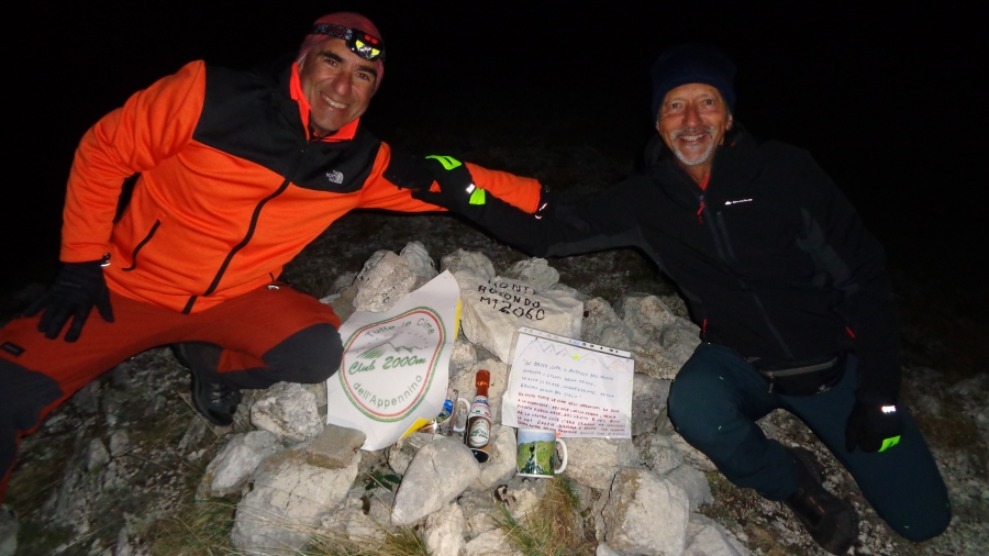 Sottozero in semi-notturna con la sensibilità di Fabio Notari oggi Grandissimo Appenninista per l'anello del Monte Rotondo sul Velino-Sirente