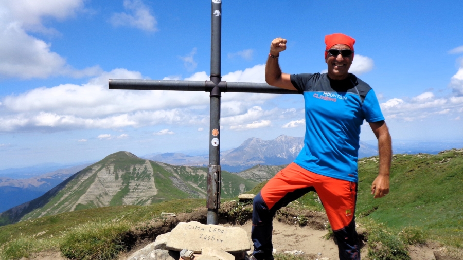 Nella completa solitudine dei Monti della Laga sul Peschio Palombo con l'anello di Cima Lepri