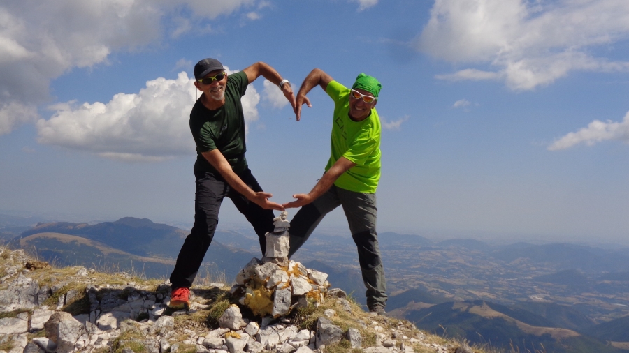 Alla scoperta dei Monti Umbri con l'anello del Monte Cucco per un cuore in ricordo di Mamma e Papà di Fabio Notari