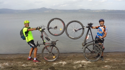 L&#039;Anello MTB del Lago di Bracciano con il Lago di Martignano