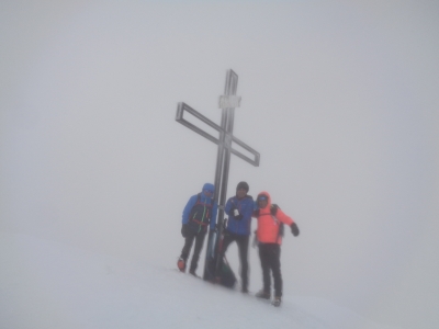 Con i lupi ZACCAGNO per la vigilia di Natale sul whiteout del Monte Calvo