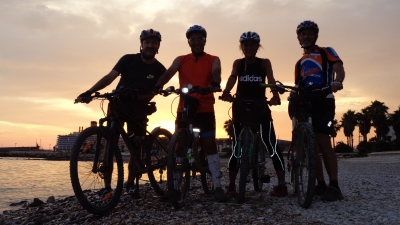 Lo spinoso viaggio in MTB sulla ferrovia che non c&#039;è: Dalle colline Etrusche di Sutri fino al Mar Tirreno  con la sorpresa della nuova Biker Anna Sampò